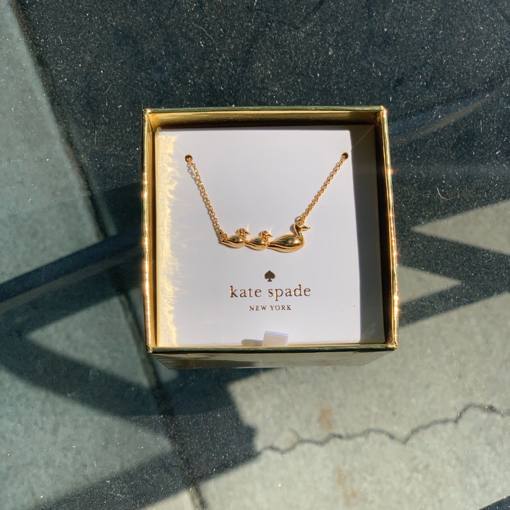 Kate Spade Mom Knows Best Duckling necklace!